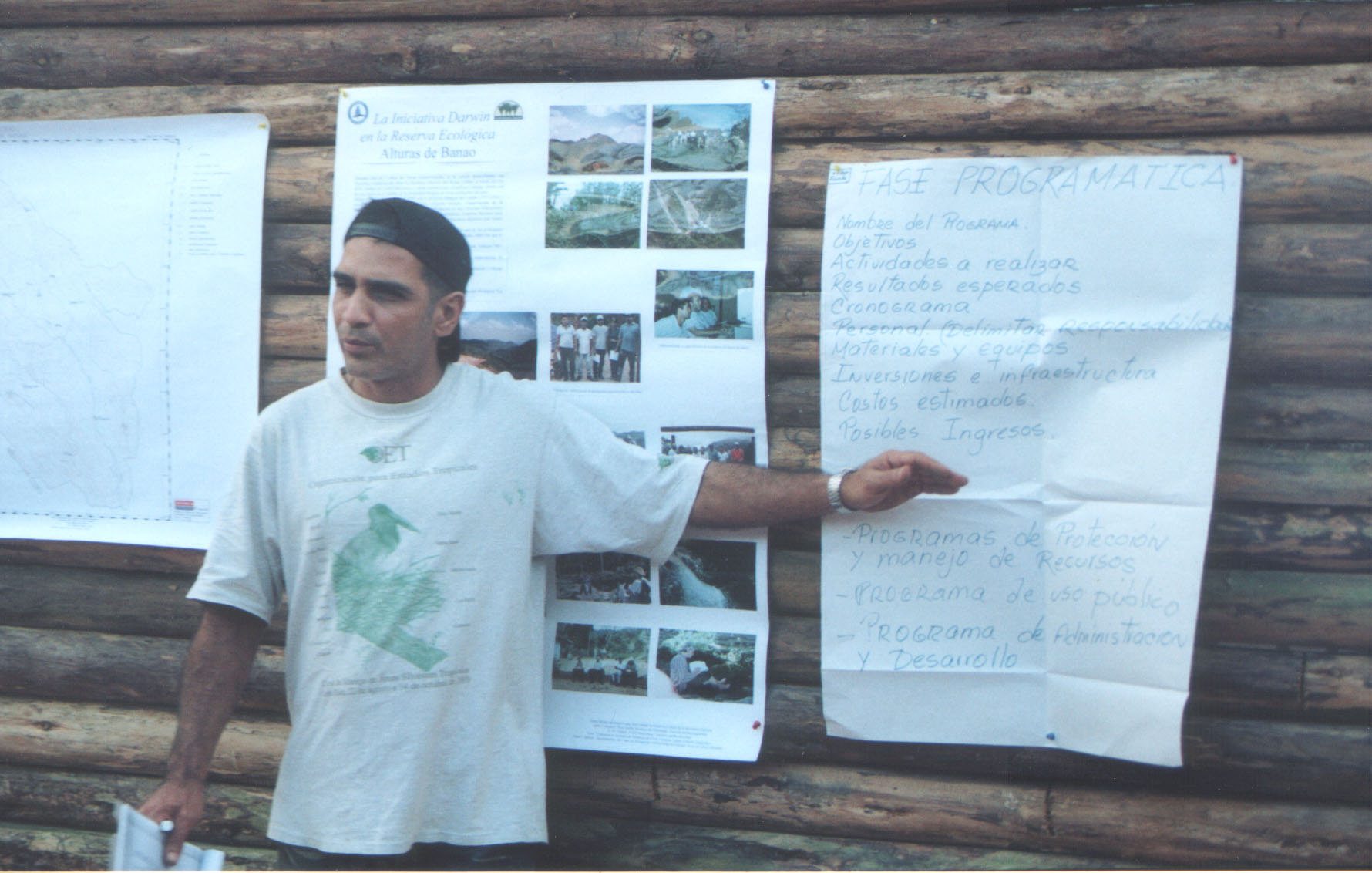 a communal lunch for some participants of the first workshop at the Jardín Botánico Nacional, November 2001