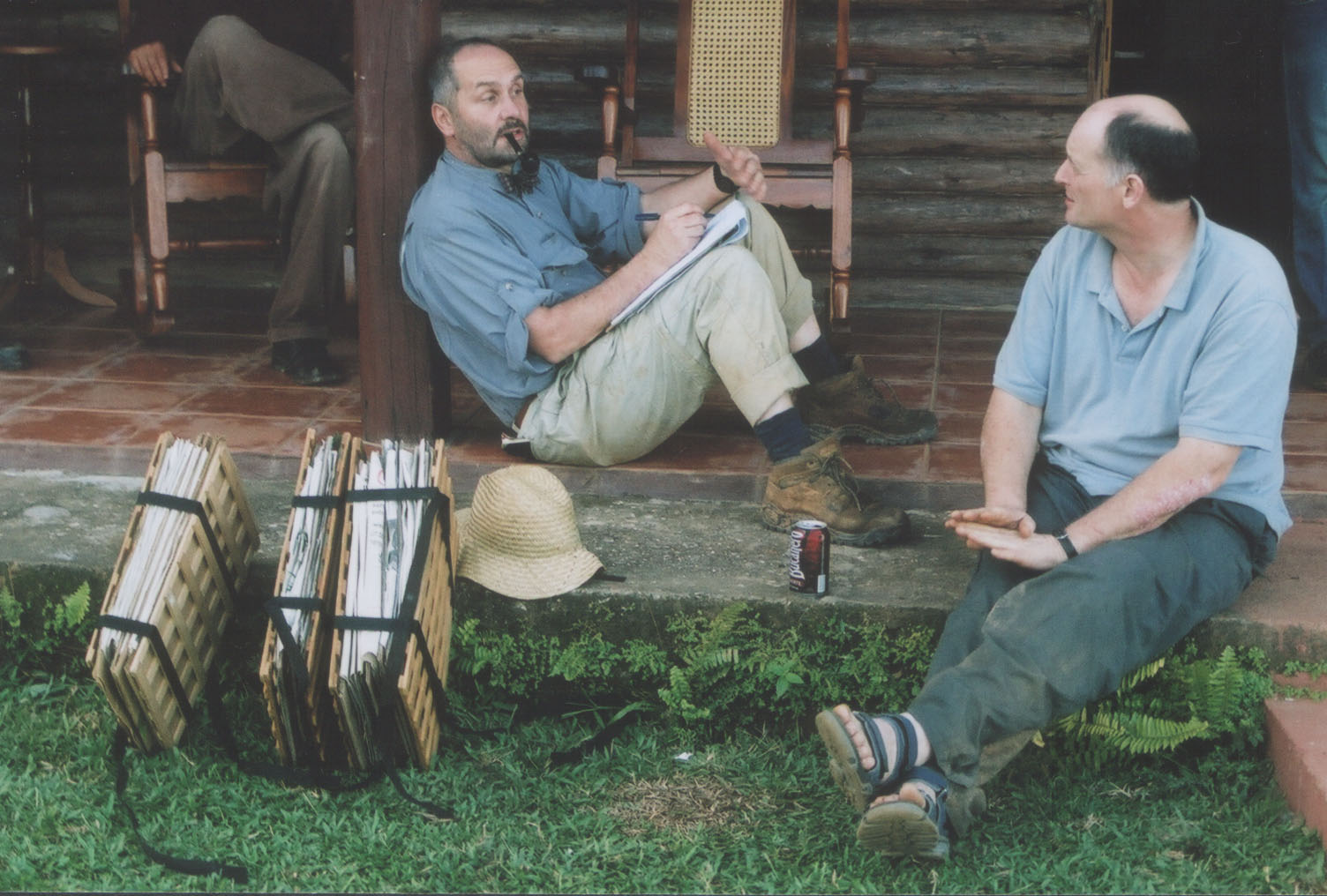 Alan Bennell and Martin Gardner (RBG Edinburgh) make notes on specimens recently collected and pressed at Alturas de Banao